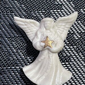 Lenox Cream Angel Brooch with Gold Accents 4370B